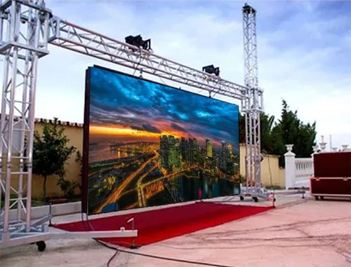 The LED display screen is a valuable commodity with a large weight The packaging method used by the manufacturer is very important