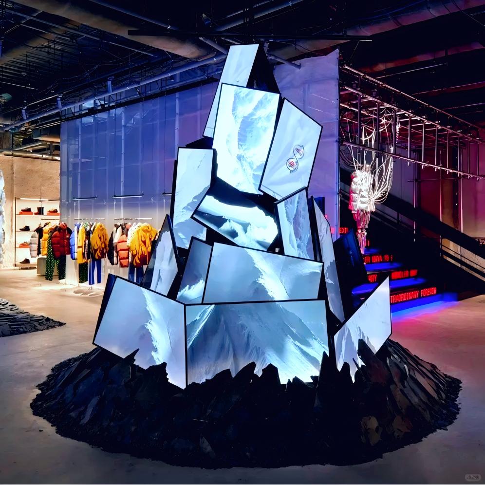 Digital art LED screen for clothing stores