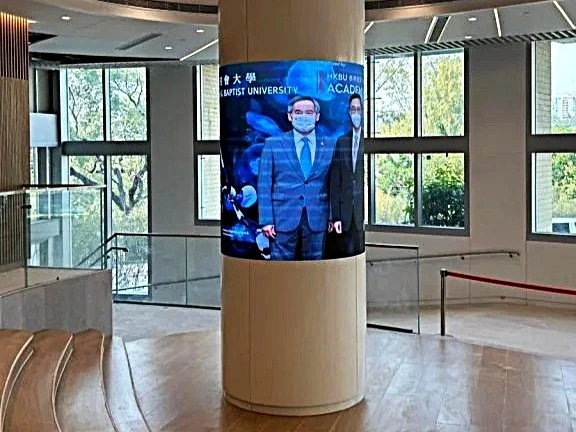 dynamic elements can be used to attract attention. In terms of function, corporate news, product information, etc. can be updated in real time to keep the information timely; interactive links can be set up, such as scanning codes to participate in activities, to enhance customer participation and stickiness, and to create a positive, professional, and innovative corporate image in all aspects. dynamic elements can be used to attract attention. In terms of function, corporate news, product information, etc. can be updated in real time to keep the information timely; interactive links can be set up, such as scanning codes to participate in activities, to enhance customer participation and stickiness, and to create a positive, professional, and innovative corporate image in all aspects.