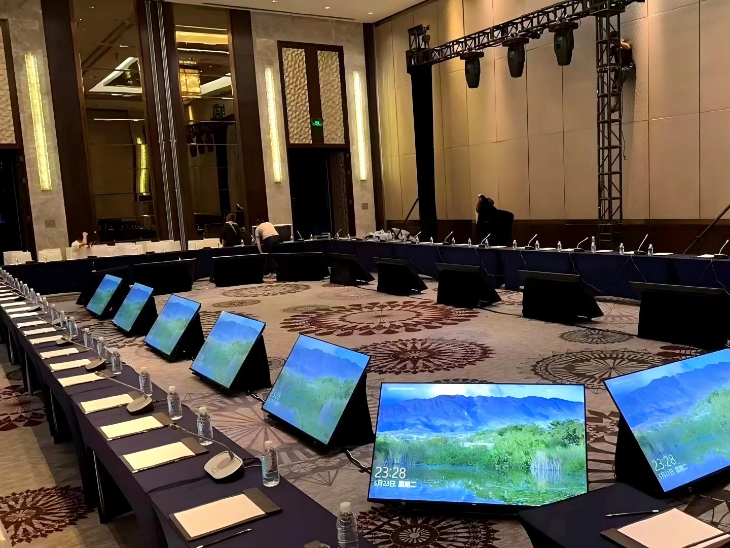 Q: What difference does LED screen bring to your government agency?