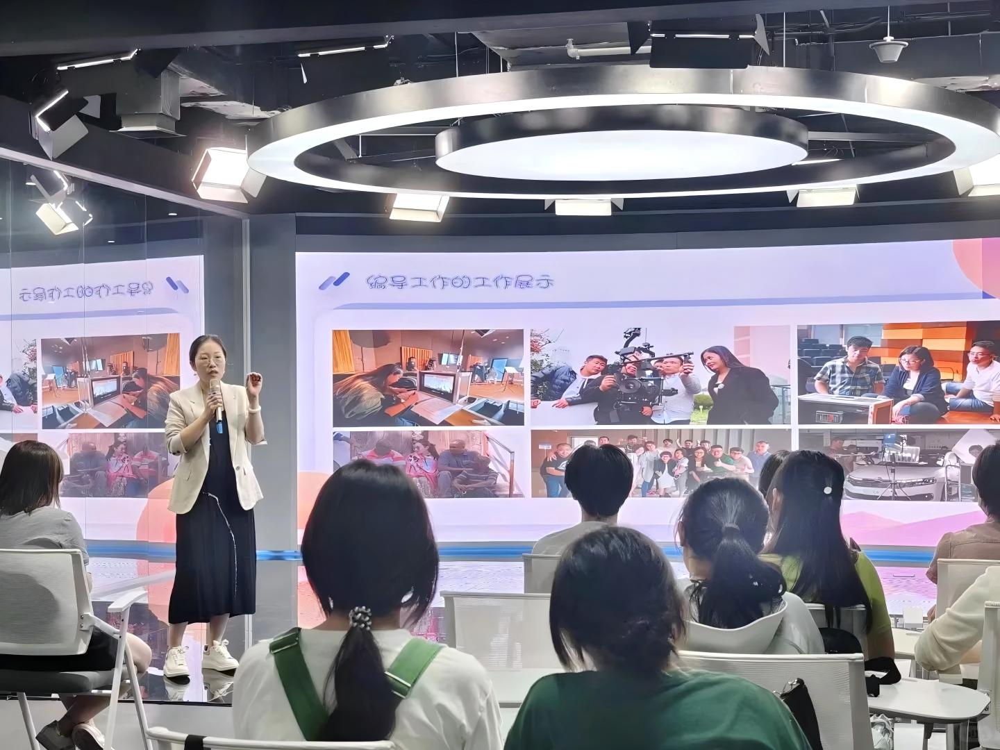 A: To achieve the best viewing effect of the studio LED display, we need to start from many aspects. First, according to the size of the studio space and the distance of the audience, choose the appropriate screen size and resolution to ensure clear and delicate pictures. Secondly, adjust the brightness and contrast of the screen to match the overall lighting environment of the studio to avoid being too bright or too dark. Furthermore, calibrate the screen to ensure the accuracy and consistency of the color. In addition, arrange the content layout reasonably to avoid too cluttered pictures. You can also use interactive functions to allow the audience to better integrate into the program. Through these comprehensive measures, the best viewing effect of the LED display in the studio can be achieved. A: To achieve the best viewing effect of the studio LED display, we need to start from many aspects. First, according to the size of the studio space and the distance of the audience, choose the appropriate screen size and resolution to ensure clear and delicate pictures. Secondly, adjust the brightness and contrast of the screen to match the overall lighting environment of the studio to avoid being too bright or too dark. Furthermore, calibrate the screen to ensure the accuracy and consistency of the color. In addition, arrange the content layout reasonably to avoid too cluttered pictures. You can also use interactive functions to allow the audience to better integrate into the program. Through these comprehensive measures, the best viewing effect of the LED display in the studio can be achieved.